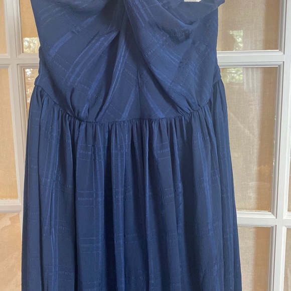 Gal Meets Glam Mia Twist Chiffon Dress - Picture 8 of 8